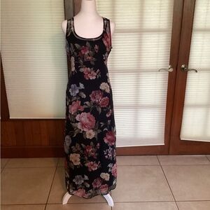 Floral maxi dress   Size M